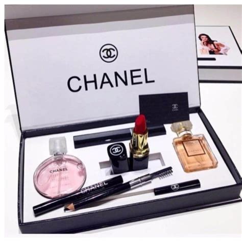 chanel no 5 lipstick box cologne|chanel perfume gift sets.